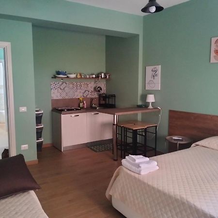 Incastro B&B In クロトーネ エクステリア 写真